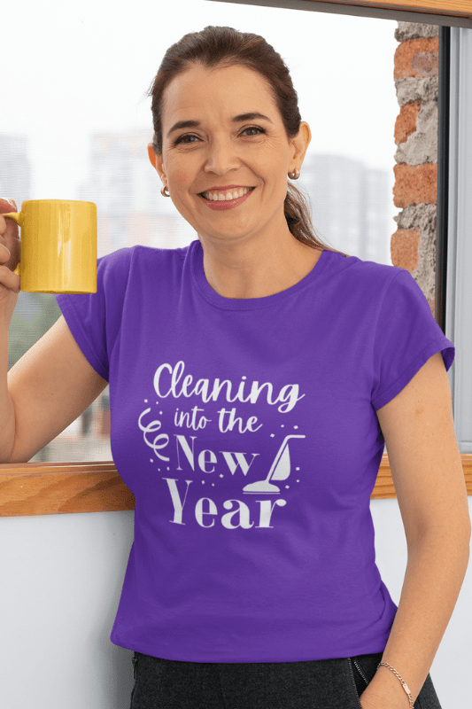 Cleaning Into the New Year Savvy Cleaner Funny Cleaning Shirts Women's Boyfriend T-Shirt
