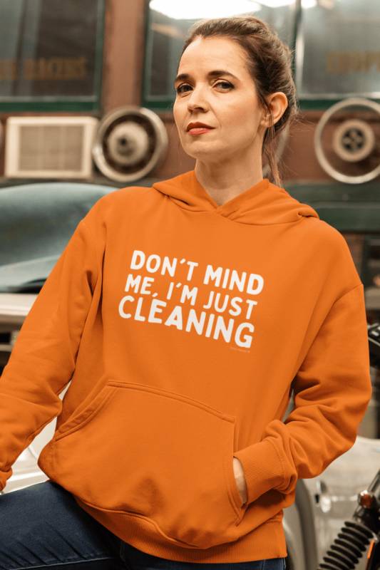 Don't Mind Me Savvy Cleaner Funny Cleaning Shirts Classic Pullover Hoodie