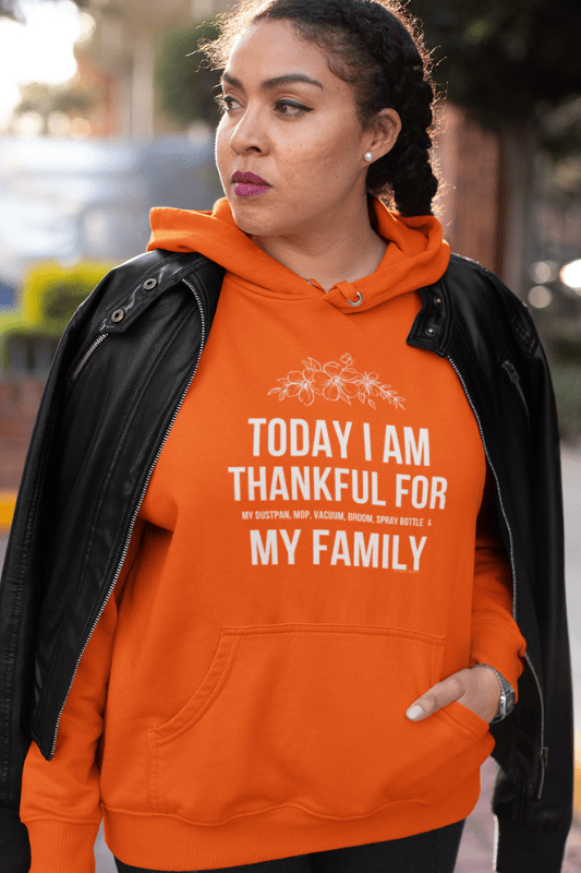 I Am Thankful Savvy Cleaner Funny Cleaning Shirts Classic Pullover Hoodie