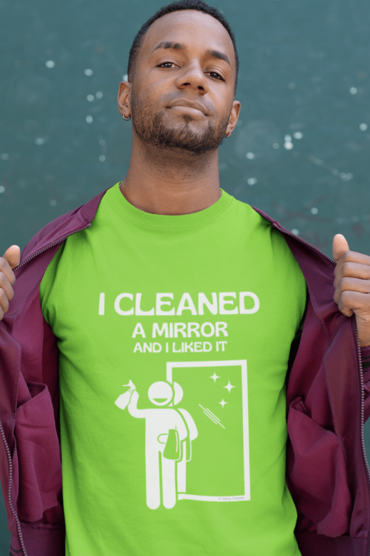 I Cleaned A Mirror Savvy Cleaner Funny Cleaning Shirt Classic T-Shirt