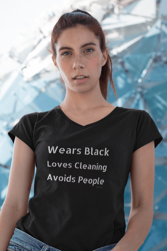 Wears Black Loves Cleaning Savvy Cleaner Funny Cleaning Shirts V-Neck T-Shirt